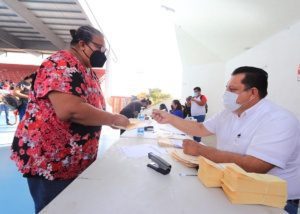 04 En Cabo San Lucas, el XIV Ayuntamiento entregó de más $1 millón de pesos en becas escolares 1