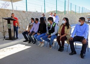 04 Habitantes del Aguajito en San José del Cabo agradecieron al alcalde Oscar Leggs Castro la conclusión de las obras de pavimentación1