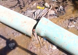 02 Con la reparación de la tubería conductual Oomsapas Los Cabos evita derrame de aguas negras en Cabo San Lucas. 1