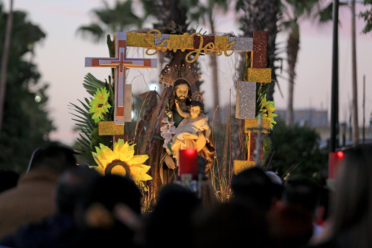 Con procesión de feligreses iniciaron las Fiestas Patronales San José