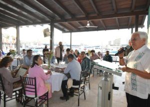 06 Reconoce Gobierno Municipal a Clicerio Mercado por ser el rostro y la voz de los torneos de pesca de Baja California Sur1
