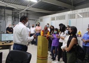 09 Personal del Oomsapas realiza visita guiada a estudiantes de la UABCS por la planta desalinizadora en CSL2