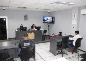 09 Detenido chofer Uber por operar con amparo federal falso, Seguridad Pública de Los Cabos2