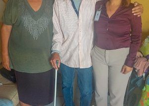 09 Después de 6 años sin hogar, el Sistema DIF Los Cabos encontró una familia temporal al señor Tito de 74 años