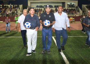 01 Autoridades Municipales inauguran la temporada futbolística que dará inicio a la historia deportiva del equipo local Los Cabos United1