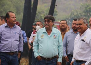Atiende alcalde Oscar Leggs Castro la emergencia por incendio en la zona de El Cantil, en la delegacioìn de Santiago04