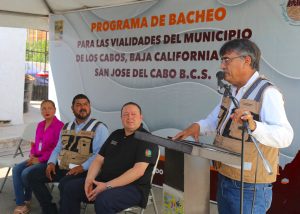 02 Alcalde Oscar Leggs Castro da banderazo al programa de bacheo en SJC_ se rehabilitaraěn 3 mil metros cuadrados con asfalto y concreto hidraěulico 01