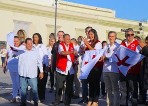 02 Encabezan autoridades del Gobierno de Los Cabos el banderazo de la colecta anual de Cruz Roja Mexicana 02