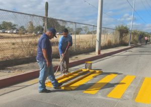 04 Para generar mayor seguridad en planteles educativos, Seguridad Puìblica de Los Cabos mantiene acciones permanentes de rehabilitación en cruces escolares1