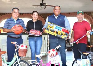 03 Empresarios realizan donación de 150 juguetes para la niñez de Cabo San Lucas1