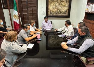 03 Acuerda alcalde Oscar Leggs Castro dar seguimiento a temas de monitoras e incrementos de becas 01