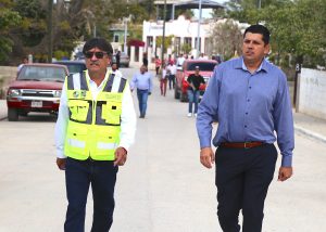 01 Continuìa alcalde Oscar Leggs Castro llevando obras a las delegaciones municipales_ compromete la pavimentacioìn de la calle 5 de Febrero en La Ribera