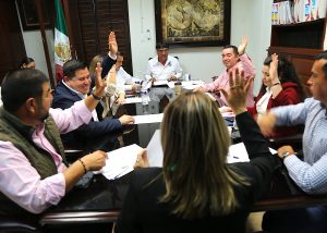 13 Preside alcalde Oscar Leggs Castro la 2da reunioěn del Comiteě Teěcnico de Saneamiento Ambiental