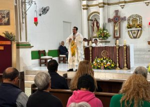02 Con una misa, peregrinación y mañanitas a mariachi, familias honran al santo patrono en la Misión de San José3