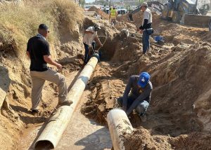 11 Equipo de Operación y Mantenimiento de OOMSAPAS Los Cabos repara fuga de agua potable sobre la avenida Nicolás Tamaral en Cabo San Lucas3